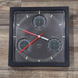 Vintage Wall Clock Black Plastic 70s Retro MCM Space Age Seventies Shabby Chic